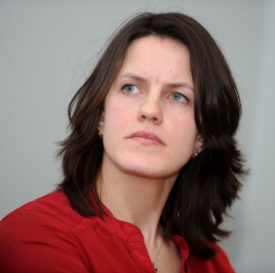 Latvijas Ģimenes ārstu asociācijas prezidente Alise Nicmane-Aišpure. Latvijas Ģimenes ārstu asociācijas prezidente Alise Nicmane-Aišpure.