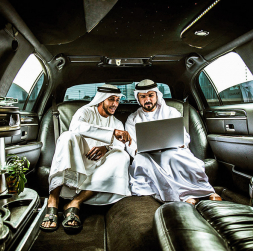 Dubaija pārvērtusies par īstenu biznesa un tā dēvēto inovāciju centru. Dubaija pārvērtusies par īstenu biznesa un tā dēvēto inovāciju centru.