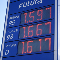 Degvielas cenas "Neste" uzpildes stacijā 4. martā.