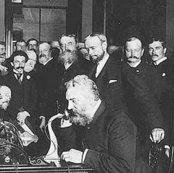 A. G. Bells pie telefona 1892. gadā.