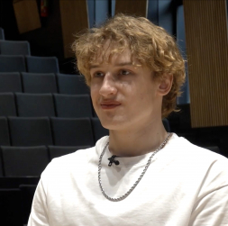 Ogres Valsts ģimnāzijas skolnieks Kevins Lukša.