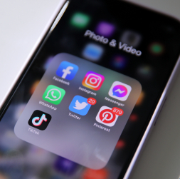 Mobilās lietotnes viedtālrunī. Mobilās lietotnes viedtālrunī.