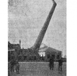 Vecās spēkstacijas skurstenis bija 60 metru augsts.