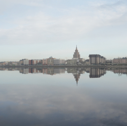 Skats uz Zinātņu akadēmiju un Rīgas panorāmu.