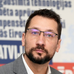  Rīgas Stradiņa universitātes docents Ainis Dzalbs. 