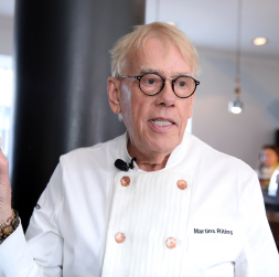 Šefpavārs Mārtiņš Rītiņš.