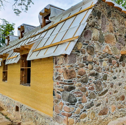 Kaņepju betons piemērots gan jaunu ēku celtniecībai, gan senu ēku pārbūvei un siltināšanai. Kaņepju betons piemērots gan jaunu ēku celtniecībai, gan senu ēku pārbūvei un siltināšanai.