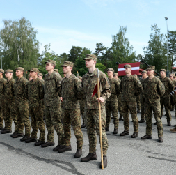 Valsts aizsardzības dienesta pirmā iesaukuma izlaidums Ādažu militārajā bāzē.