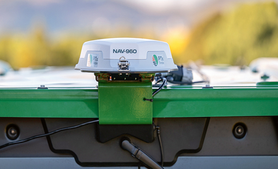 'Trimble NAV-960' sistēma. 
