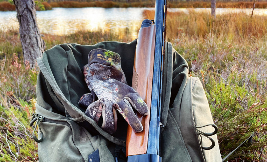 Pusautomātiskais ierocis ir pietiekami ērts putnu medībām. Pusautomātiskais ierocis ir pietiekami ērts putnu medībām.