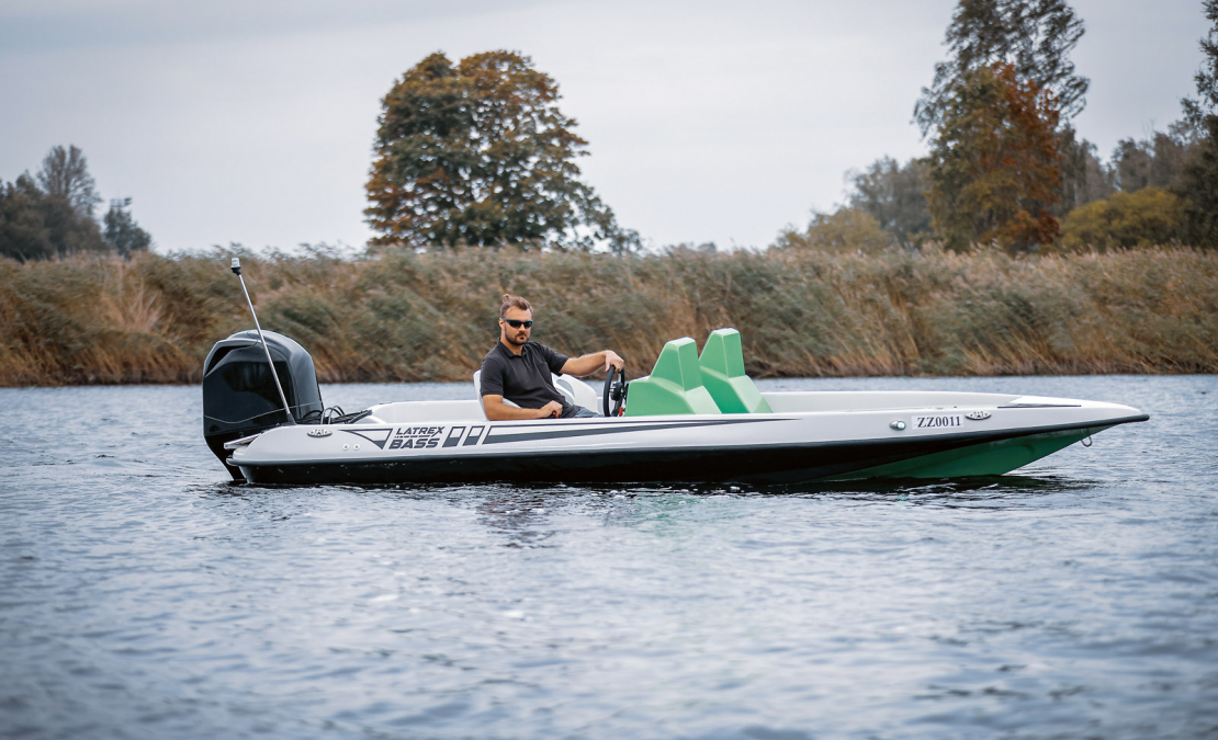 SIA "Latrex" atrodas Bolderājā, blakus Buļļupe un Loču kanāls.  SIA "Latrex" atrodas Bolderājā, blakus Buļļupe un Loču kanāls.