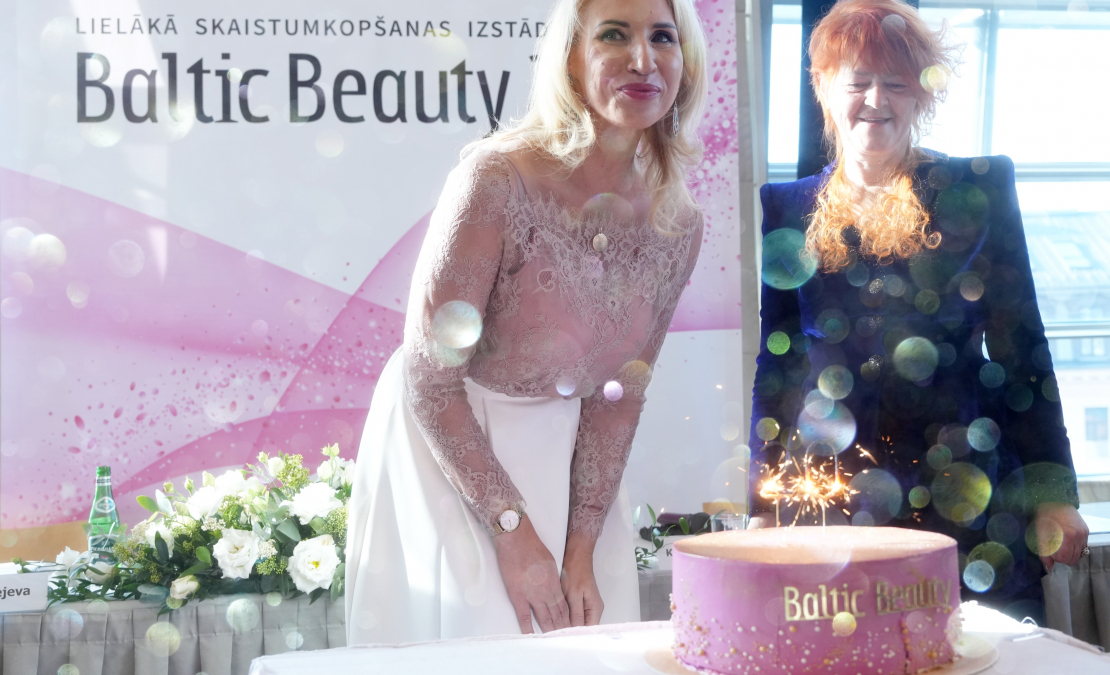 Izstādes "Baltic Beauty" vadītāja Kristīne Čerņavska (no kreisās) un izstādes "Baltic Beauty" sadaļas "Matu skaistuma pasaule" vadītāja Irina Jevsejeva piedalās preses konferencē, kurā informē par izstādi "Baltic Beauty 2025". Izstādes "Baltic Beauty" vadītāja Kristīne Čerņavska (no kreisās) un izstādes "Baltic Beauty" sadaļas "Matu skaistuma pasaule" vadītāja Irina Jevsejeva piedalās preses konferencē, kurā informē par izstādi "Baltic Beauty 2025".