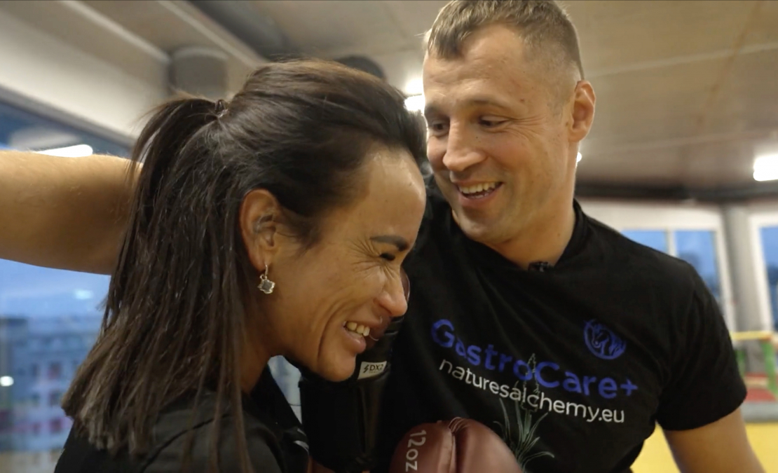 Aleksandra Kurusova boksa treniņā ar Mairi Briedi. Aleksandra Kurusova boksa treniņā ar Mairi Briedi.