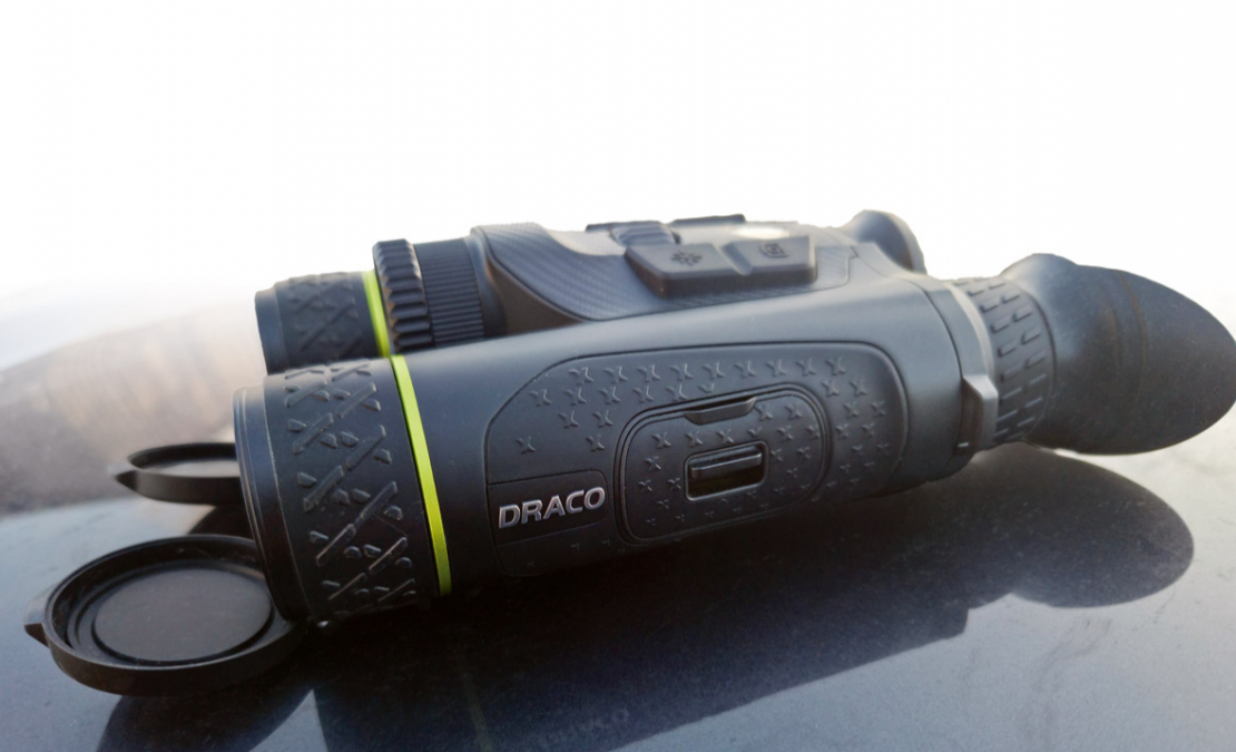 Akumulatora nodalījumā jāievieto uzreiz 18650 sērijas akumulatori.