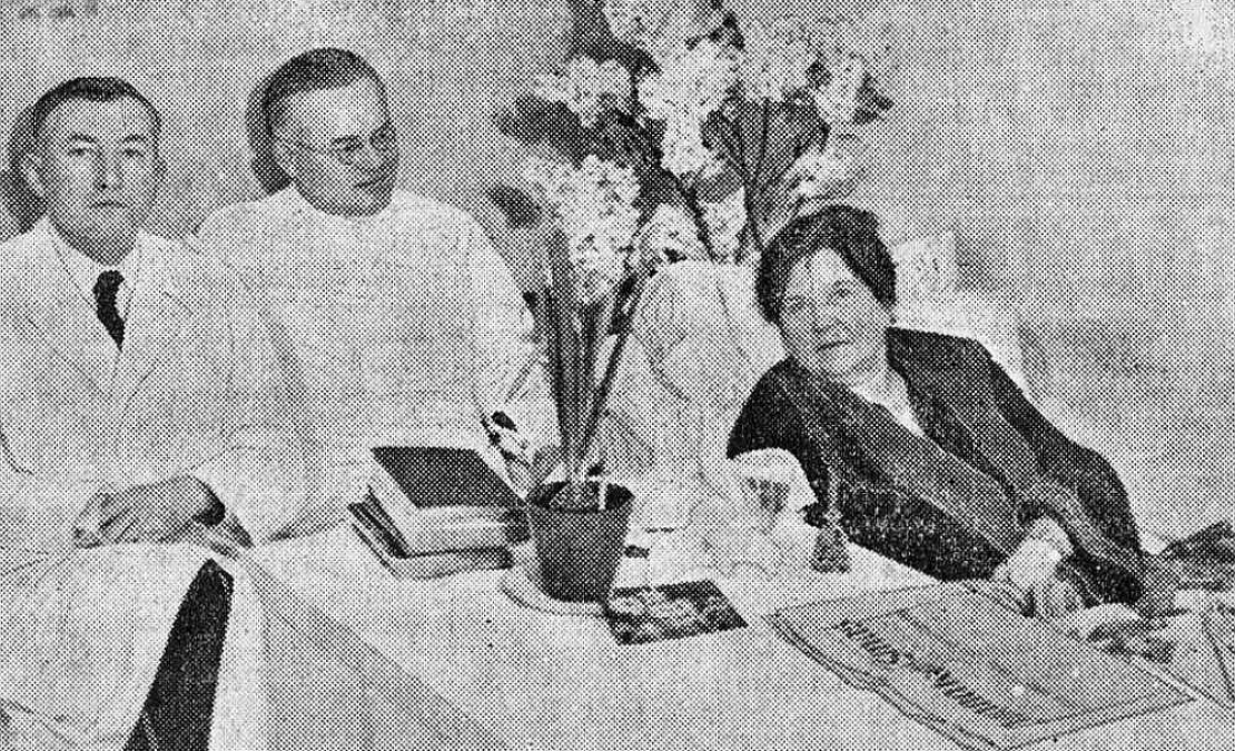 Aspazija slimnīcā 1936. gada janvārī. Aspazija slimnīcā 1936. gada janvārī.