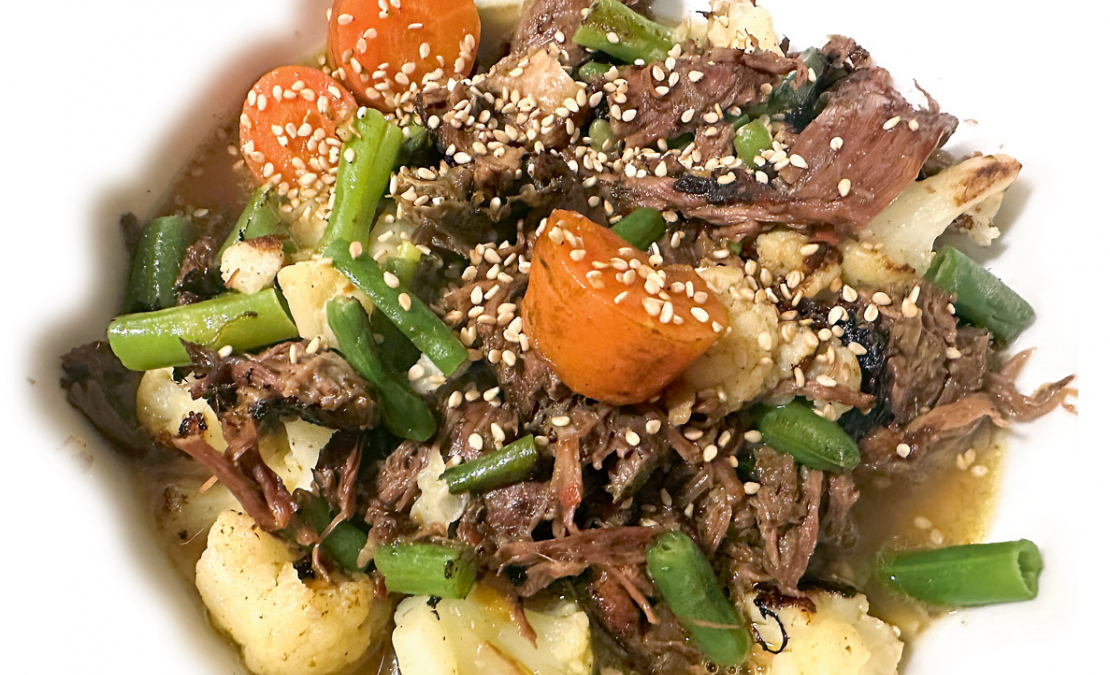 Pārlej ar buljonu, var pārkaisīt ar sezama sēkliņām.