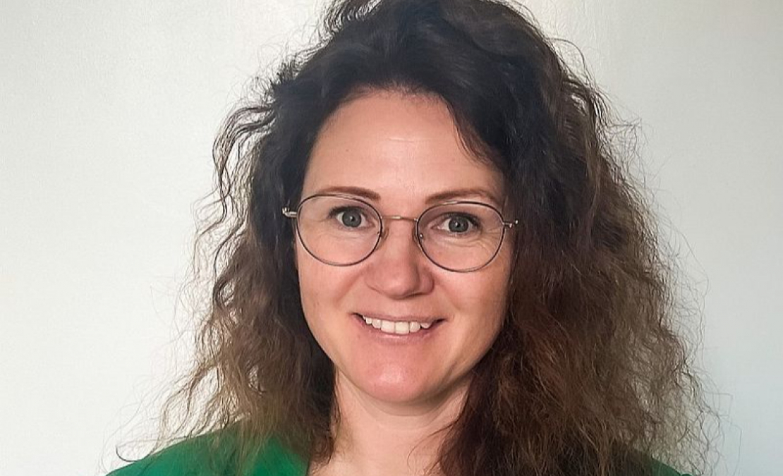 Ilze Reinika,Dabas aizsardzības pārvaldes komunikācijas un dizaina nodaļas vadītāja: "Krupju glābšanas akcijas to migrācijas laikā notiek ne tikai Latvijā, bet arī citviet Eiropā un pasaulē. Latvijā četru gadu laikā akcija palīdzējusi glābt vismaz 7000 krupju un citu abinieku dzīvības." Ilze Reinika,Dabas aizsardzības pārvaldes komunikācijas un dizaina nodaļas vadītāja: "Krupju glābšanas akcijas to migrācijas laikā notiek ne tikai Latvijā, bet arī citviet Eiropā un pasaulē. Latvijā četru gadu laikā akcija palīdzējusi glābt vismaz 7000 krupju un citu abinieku dzīvības."