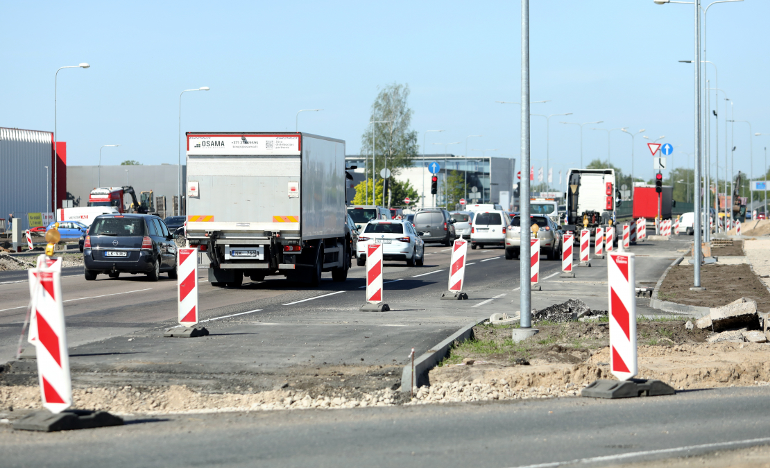 Ceļa remontdarbi.