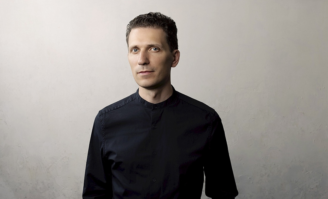 Pianists Reinis Zariņš Spīķeru koncertzālē uzņēmās kārtējo monumentālo uzdevumu un pierādīja, ka viņš to spēj īstenot.