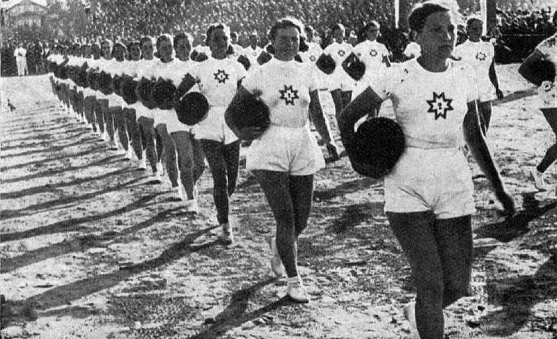 Aizsardžu vingrotāju parāde 1939. gadā.