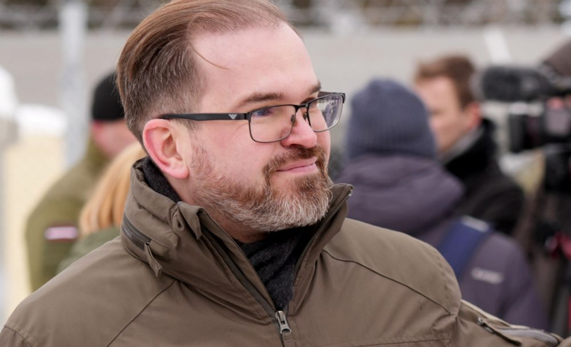 Lietuvas aizsardzības ministrs Roberts Kauns. Lietuvas aizsardzības ministrs Roberts Kauns.