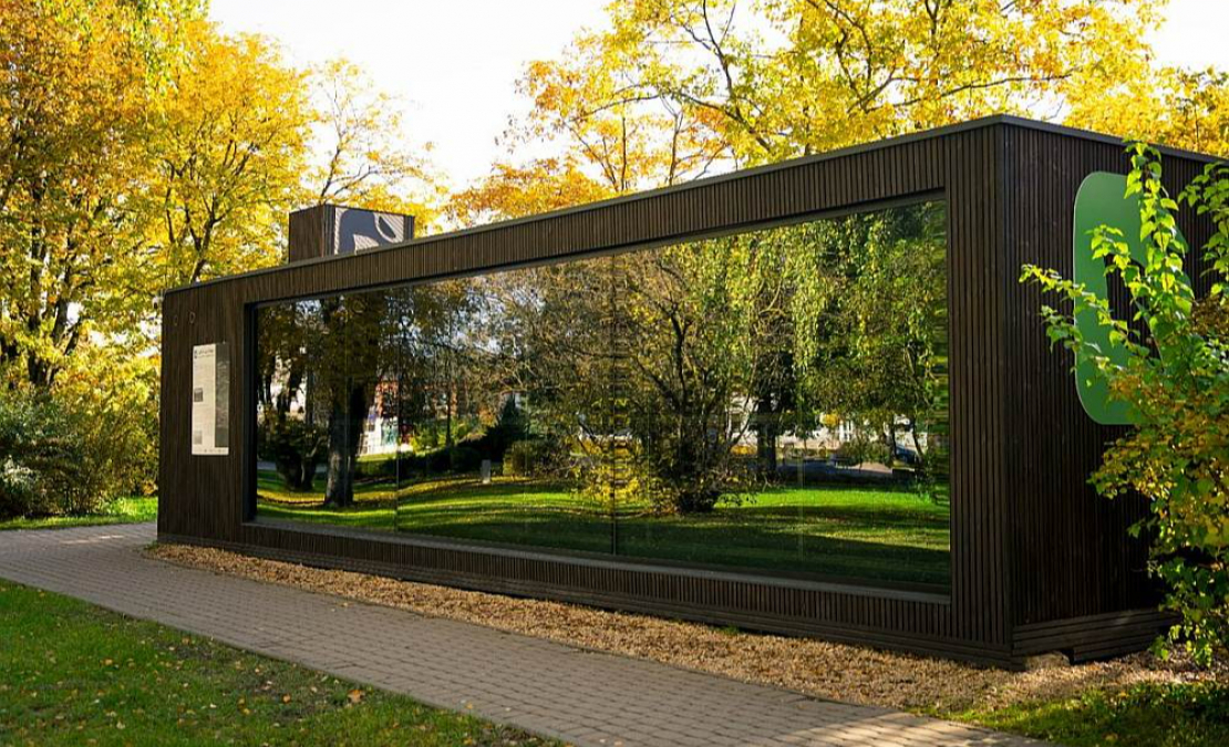 Latvijas uzņēmums "Carbon Less Future" radījis "CLF Growth Container" – modulāru, decentralizētu sistēmu, kuras mērķis ir veicināt koku audzēšanu. Tā nodrošina kontrolētus augšanas apstākļus neatkarīgi no ārējiem klimatiskajiem apstākļiem, vienlaikus veicinot vides apziņu un sabiedrības iesaistīšanos. Latvijas uzņēmums "Carbon Less Future" radījis "CLF Growth Container" – modulāru, decentralizētu sistēmu, kuras mērķis ir veicināt koku audzēšanu. Tā nodrošina kontrolētus augšanas apstākļus neatkarīgi no ārējiem klimatiskajiem apstākļiem, vienlaikus veicinot vides apziņu un sabiedrības iesaistīšanos.