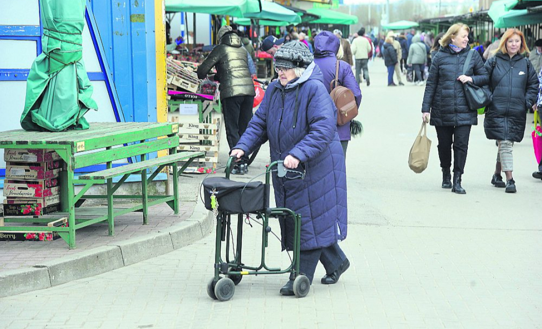 Lai jauno Eiropas valstu, tādu kā Latvija, Lietuva un Igaunija, pensionāriem nodrošinātu adekvātu pensiju līmeni, fondēto uzkrājumu apjomam, proti, 2. un 3. pensiju līmenim, būtu jābūt 10–12% līmenī no katra nākotnes pensionāra algas. Šāds uzkrājumu līmenis spētu kompensēt šo valstu demogrāfisko lejupslīdi un darba spējīgo iedzīvotāju skaita samazinājumu. Latvijā šobrīd 2. pensiju līmenim novirza 5% no obligātajām sociālajām iemaksām, kas ir nepietiekami šāda līmeņa sasniegšanai.