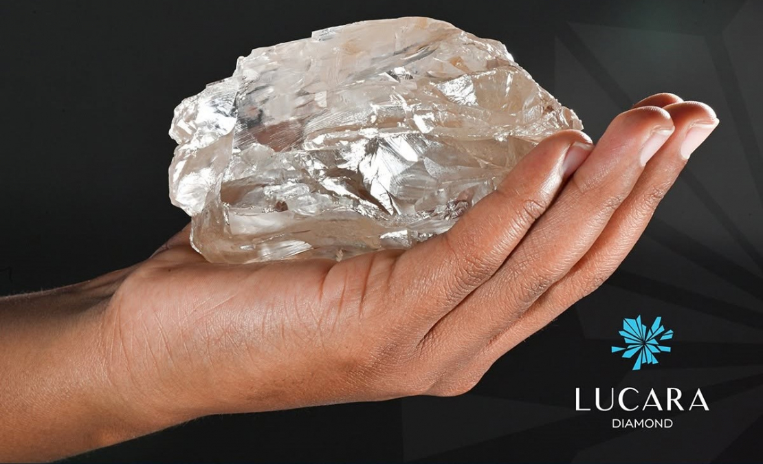 Pirmajā desmitniekā – šim Botsvānas dimantam ir 1305,4 karāti. Ierastākās ikdienas mērvienībās – 261,08 grami. "Lucara Diamond" foto. Pirmajā desmitniekā – šim Botsvānas dimantam ir 1305,4 karāti. Ierastākās ikdienas mērvienībās – 261,08 grami. "Lucara Diamond" foto.