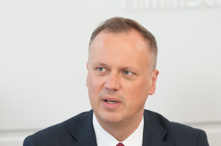 Edgars Tavars.