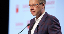 Nils Ušakovs Nils Ušakovs