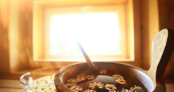 Augi pirtī strādā kā aromterapija. Augi pirtī strādā kā aromterapija.