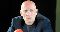 Alvis Hermanis, Jaunā Rīgas teātra galvenais režisors.