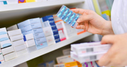Ja izrakstītās antibiotikas nav pieejamas, ārstam būtu jāizraksta citas. Ja izrakstītās antibiotikas nav pieejamas, ārstam būtu jāizraksta citas.