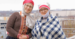 Evita Lisovska un Ilze Strēle. Evita Lisovska un Ilze Strēle.