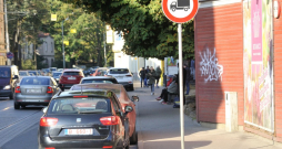 30 km zona. Auto. Āgenskalns.