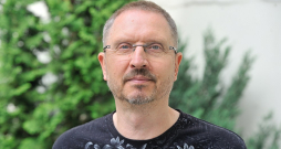 Latvijas Elektrotehnikas un elektronikas rūpniecības asociācijas valdes priekšsēdētājs un AS "SAF Tehnika" valdes priekšsēdētājs Normunds Bergs. Latvijas Elektrotehnikas un elektronikas rūpniecības asociācijas valdes priekšsēdētājs un AS "SAF Tehnika" valdes priekšsēdētājs Normunds Bergs.