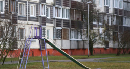 Aizdevumam zemes izpirkšanai daudzstāvu dzīvojamā nama dzīvokļu īpašnieki varēs pieteikties ar pilnvarotās personas starpniecību, balstoties uz dzīvokļu īpašnieku kopības lēmumu. Aizdevumam zemes izpirkšanai daudzstāvu dzīvojamā nama dzīvokļu īpašnieki varēs pieteikties ar pilnvarotās personas starpniecību, balstoties uz dzīvokļu īpašnieku kopības lēmumu.