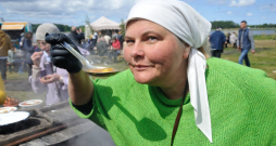 Latvijas Etnogrāfiskajā brīvdabas muzejā tradicionālais gadatirgus. Zupa. Latvijas Etnogrāfiskajā brīvdabas muzejā tradicionālais gadatirgus. Zupa.