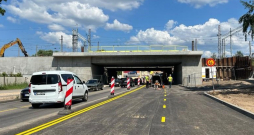 Lāčplēša ielā atjaunota četru joslu satiksme. Lāčplēša ielā atjaunota četru joslu satiksme.
