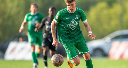 Fausts Steponavičs Tukumā visai skaļi atvēris profesionālā futbola durvis.
Fausts Steponavičs Tukumā visai skaļi atvēris profesionālā futbola durvis.