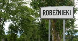Ceļazīme pie Robežnieku pagasta. Ceļazīme pie Robežnieku pagasta.