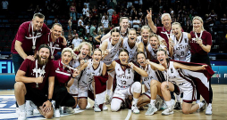 U-20 basketbolistes pasniegušas lielisku dāvanu Latvijas basketbola simtgadē. U-20 basketbolistes pasniegušas lielisku dāvanu Latvijas basketbola simtgadē.