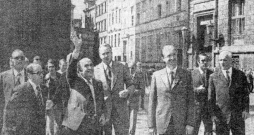A. Hoveida iepazīstas ar Vecrīgu.