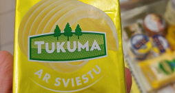 Veikalos šis produkts joprojām atrodas starp sviesta paciņām un turpina maldināt pircējus.
