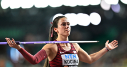 Anete Kociņa trešdien pasaules čempionātā vieglatlētikā Budapeštā izcīnīja 4. vietu. Anete Kociņa trešdien pasaules čempionātā vieglatlētikā Budapeštā izcīnīja 4. vietu.