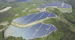 Brocēnos plānotais saules paneļu parks, kuru jāpabeidz 2025. gadā, būs viens no lielākajiem Latvijā. Brocēnos plānotais saules paneļu parks, kuru jāpabeidz 2025. gadā, būs viens no lielākajiem Latvijā.