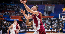 Dairis Bertāns Pasaules kausā bija lieliskā sportiskā formā, 21 nospēlētā minūtē iemeta astoņus no 11 tālmetieniem.