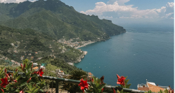 Skats no villas “Rufolo”, kas atrodas Ravello pilsētiņā.