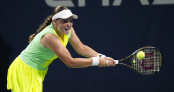 Aļona Ostapenko. Aļona Ostapenko.