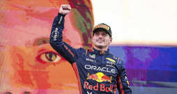 Nīderlandes posma atgriešanās "Formula 1" čempionāta kalendārā pēc ilgāka pārtraukuma jau pati par sevi apliecina jaunā nīderlandiešu lepnuma Maksa Verstapena lielo ietekmi. Nīderlandes posma atgriešanās "Formula 1" čempionāta kalendārā pēc ilgāka pārtraukuma jau pati par sevi apliecina jaunā nīderlandiešu lepnuma Maksa Verstapena lielo ietekmi.